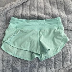 Mint Green Lululemon Speed Up shorts 2.5 Size 4